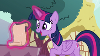 Twilight Sparkle in pleasant surprise S5E19