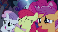 Cutie Mark Crusaders cheer for Rara S5E24