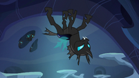 Evil changeling walking on the ceiling S6E26