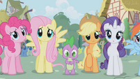 Fluttershy looking at twilight S01E02