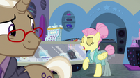 Fluttershy saying goodbye to Bracer Britches S8E4
