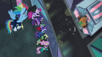 Power Ponies looking down at Mane-iac S4E06