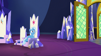 Trixie sees Starlight leave the throne room S7E2