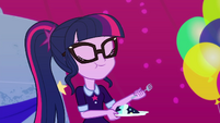 Twilight Sparkle enjoying chocolate cake EGDS38