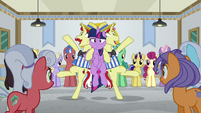 Twilight squished between Flim and Flam S8E16