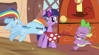 Twilight stopping the fight S2E21