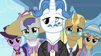 Rarity, getting crowded by Fancy Pants and the other ponies.
