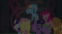 Pinkie Pie bouncing up and down S8E25