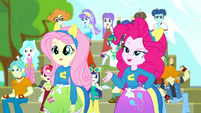 Pinkie proves the effectiveness of cheering SS4
