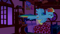 Rainbow Dash flies in S02E15