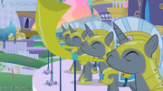 Royal guards trumpeting S1E23