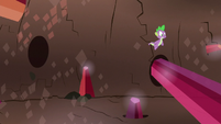 Spike jumping over crystal spires S6E5