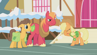 Applejack facehoof S1E11