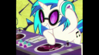 DJ Pon-3 getting into the '80s hip hop groove.