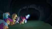 Pony sisters walk deeper into the cave S7E16