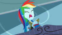 Rainbow Dash screaming with terror SS12