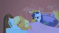 Rarity mad at sleeping Applejack S1E8