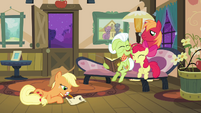 Applejack writing a friendship letter S3E8