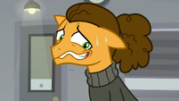 Cheese giving an awkward smile S9E14