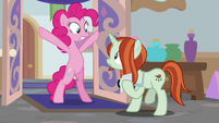 Pinkie Pie stops photographer from leaving S8E13