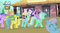 Ponies walking on the train station S4E13