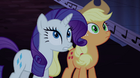 Rarity and Applejack looking S04E03