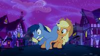 Applejack saves Noteworthy S5E13