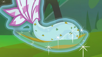 Effervescence squirted onto a mint leaf S8E17