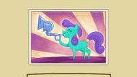 Picture of a pony blowing a crystal flugelhorn S3E01