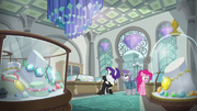 Pinkie, Maud, and Rarity in a jewelry store S6E3