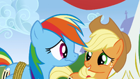 Rainbow Applejack chuckling S01E13