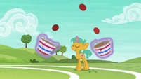 Snails juggling softballs and baskets S6E18.png (913 KB)