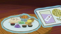 Tray of The Tasty Treat's exotic food S6E12