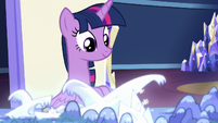Twilight looking at the Cutie Map S8E6