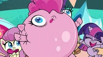 Pinkie Pie inflates like a balloon PLS1E11a.png (926 KB)