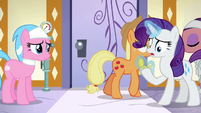 Rarity looking at pocketwatch S6E10