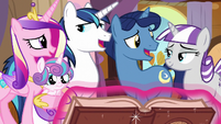 Twilight's family looks forward to the Northern Stars S7E22