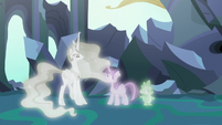 Twilight, Celestia, and Spike in the first simulation S7E1