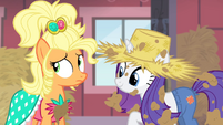 Applejack looking nervous S4E13