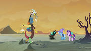 Discord pacing back and forth S6E25