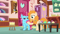 Pear Butter swapping Chiffon's frosting pouches S7E13