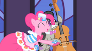 Pinkie Pie alarming Octavia S1E26