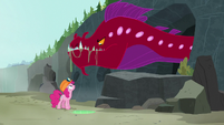 Pinkie Pie encounters a quarray eel S7E4