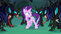 Thorax surrounded by angry changelings S6E26