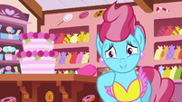 Mrs. Cake "all three Apple siblings!" S7E13