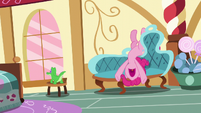 Pinkie breathes in, breathes out S5E11