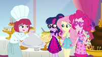 Twi, Fluttershy, and Pinkie at the buffet EGDS41