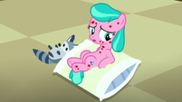 Aquamarine lands on her pillow S7E3