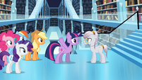 MLP FIM S03E01 - The Crystal Empire Library