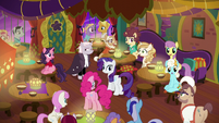 Ponies cheer around Pinkie, Rarity, and Zesty S6E12